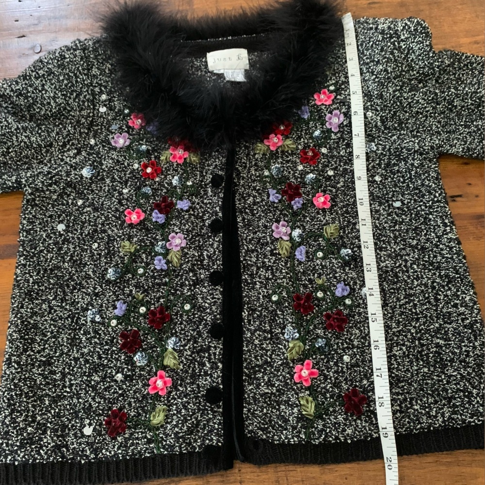 Vintage Embellished 90’s Cropped Art to Wear Fur Collar Funky Cardigan Sz S - Picture 5 of 9
